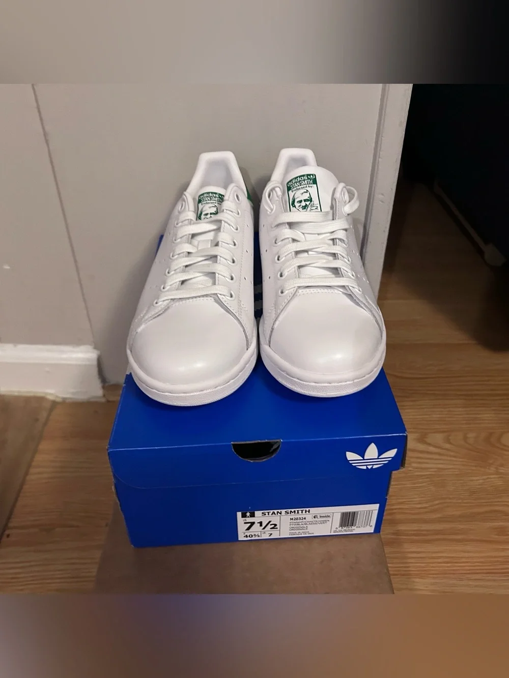 Stan Smith Adidas White Leather Sneakers with Green Heel